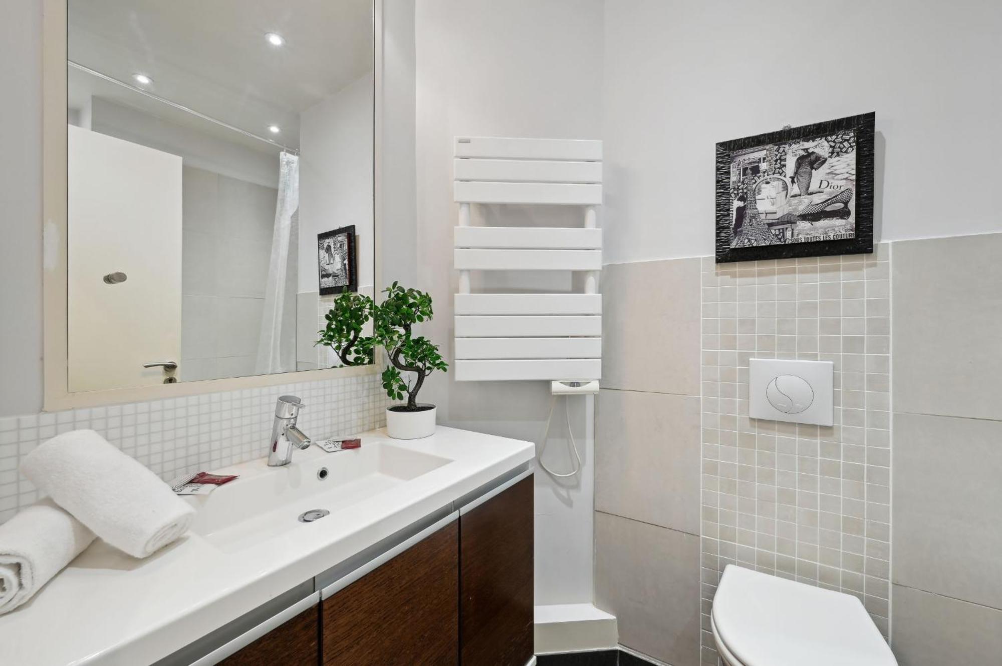 Champs-Elysees & Arc De Triomphe - Cityapartmentstay Paryż Zewnętrze zdjęcie
